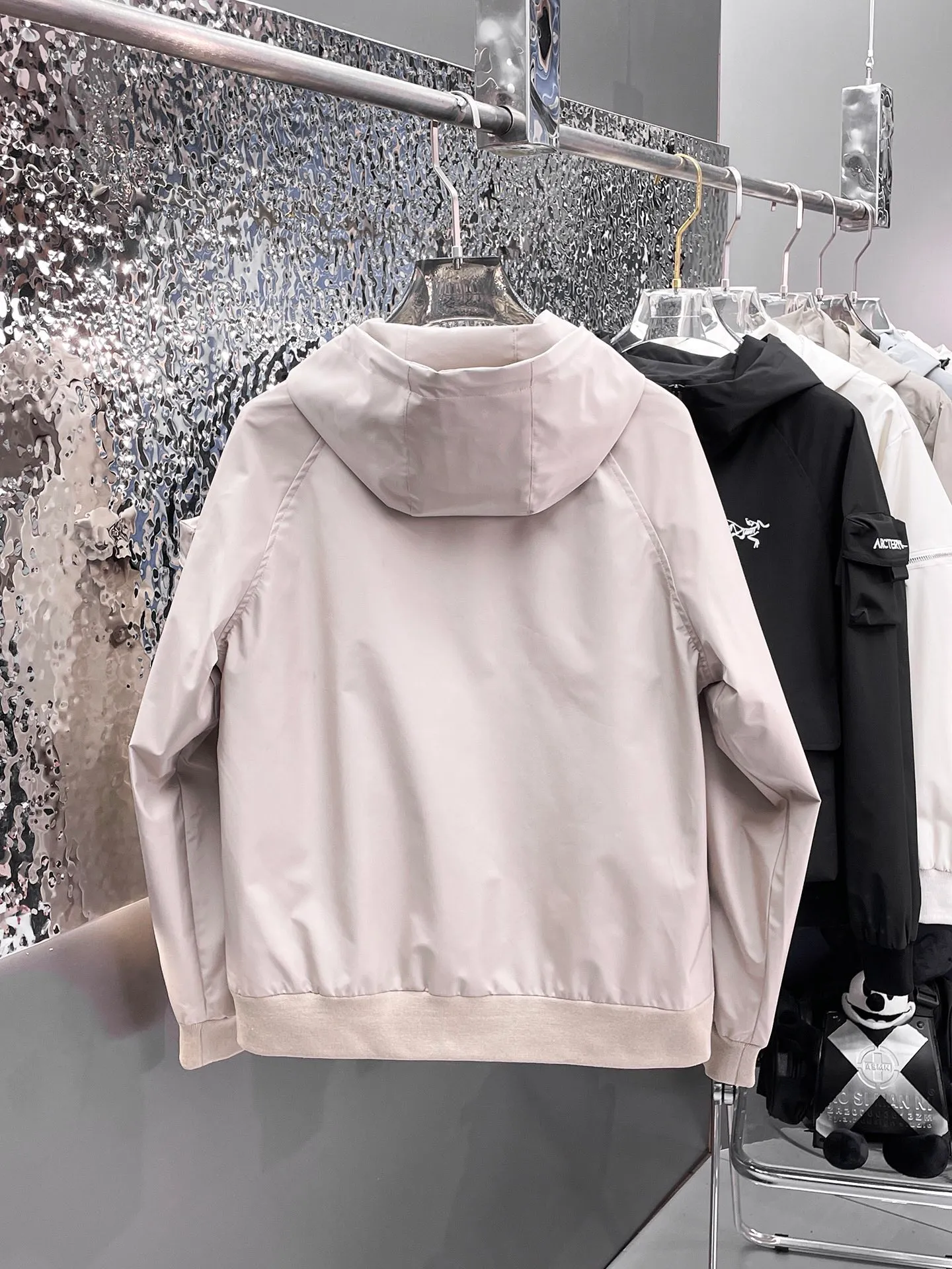 Same Style， ， ！2026 New Arrival ，Original Premium ！ Breathable ， ， ， Quality。 ！ ， ！Sizes：M～3XL